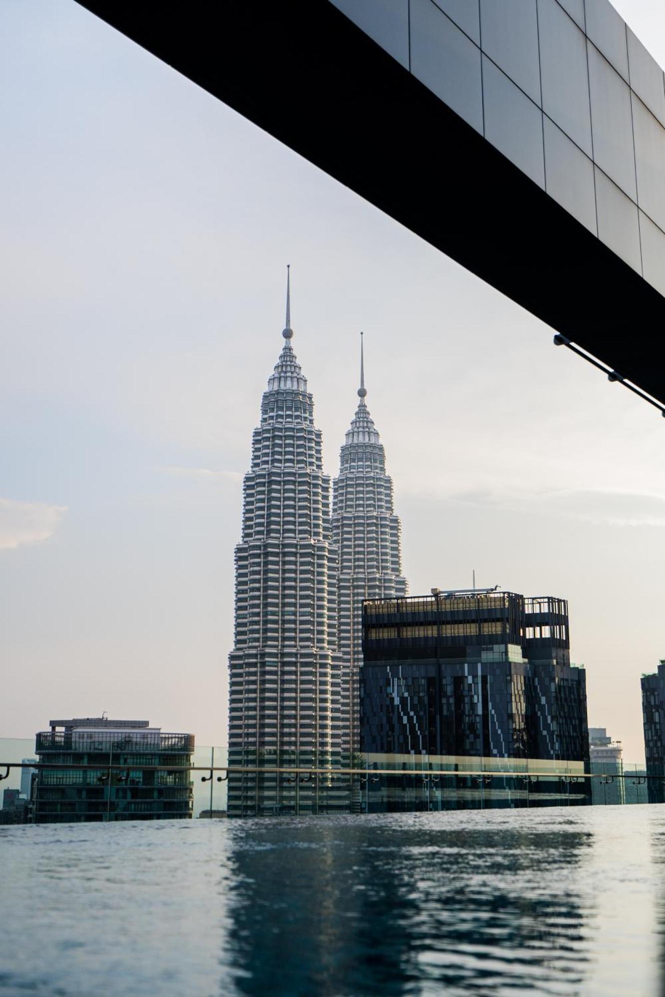 Royce Klcc Kuala Lumpur City Centre By Dormeo Destinations Экстерьер фото
